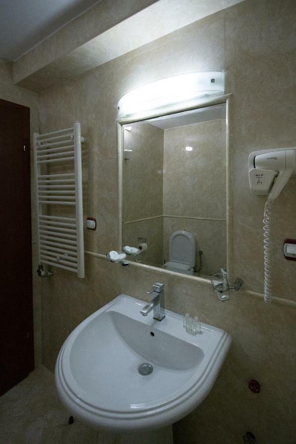 Hotel Nar เกฟเกลียา ภายนอก รูปภาพ